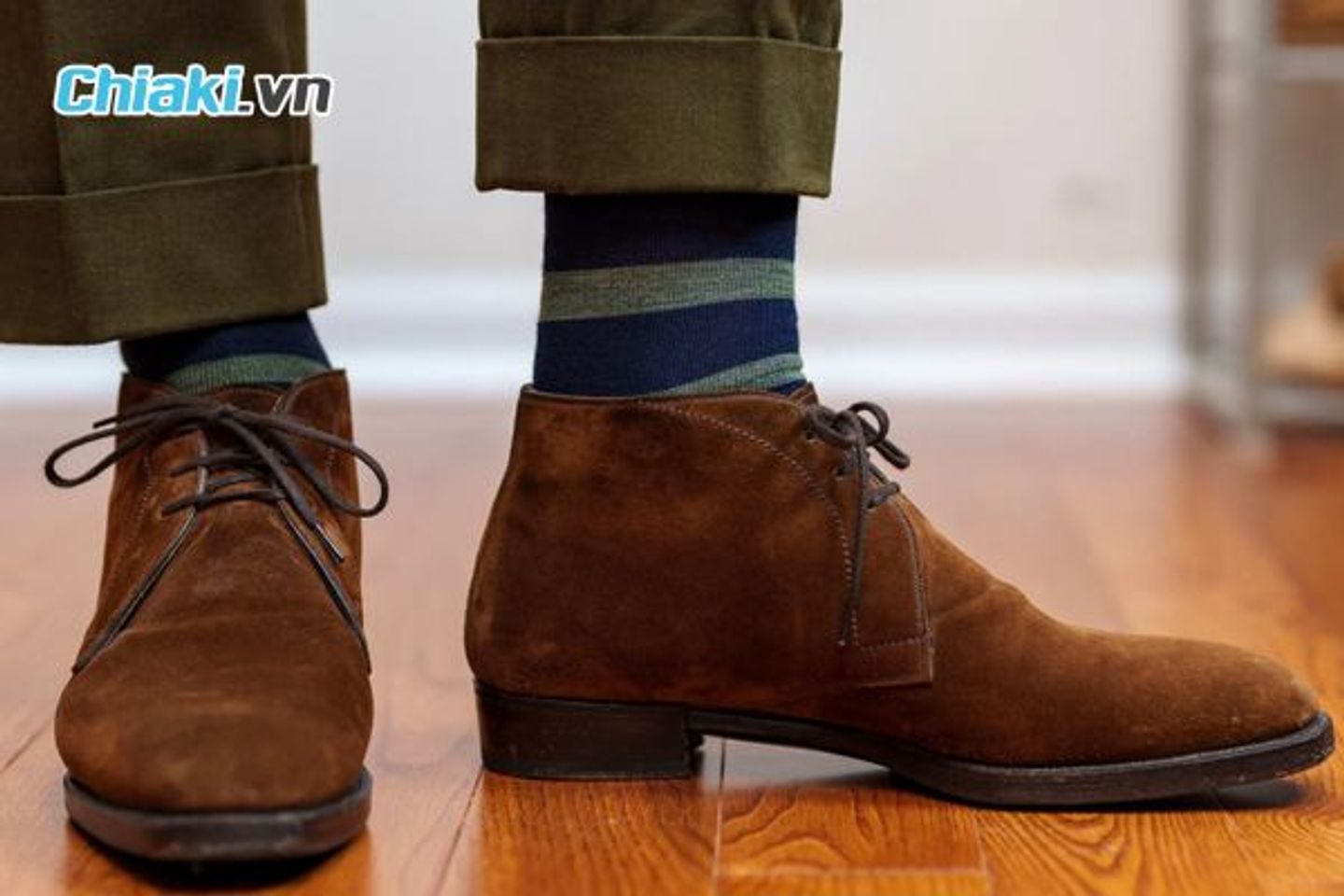 Chukka Boots Gi&agrave;y boots cổ ngắn, trẻ trung v&agrave; năng động.