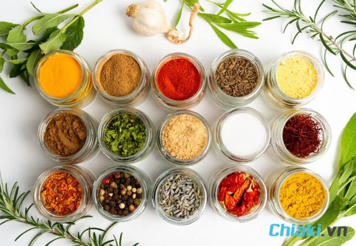 C&oacute; n&ecirc;n d&ugrave;ng gia vị cho b&eacute; ăn dặm