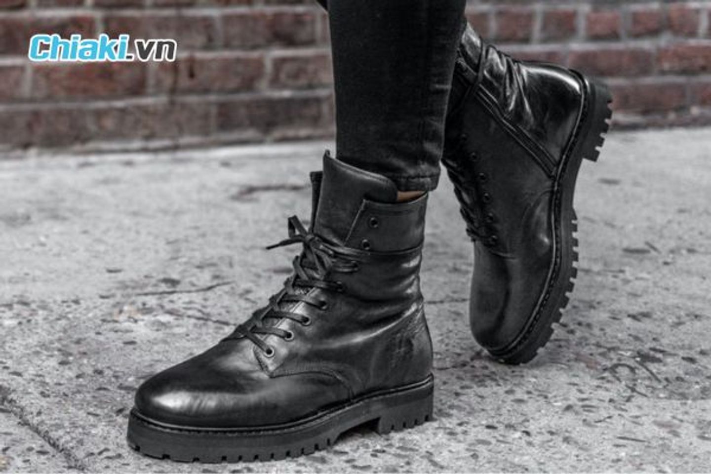 Combat Boots Gi&agrave;y boots mạnh mẽ, c&aacute; t&iacute;nh, phong c&aacute;ch bụi bặm.