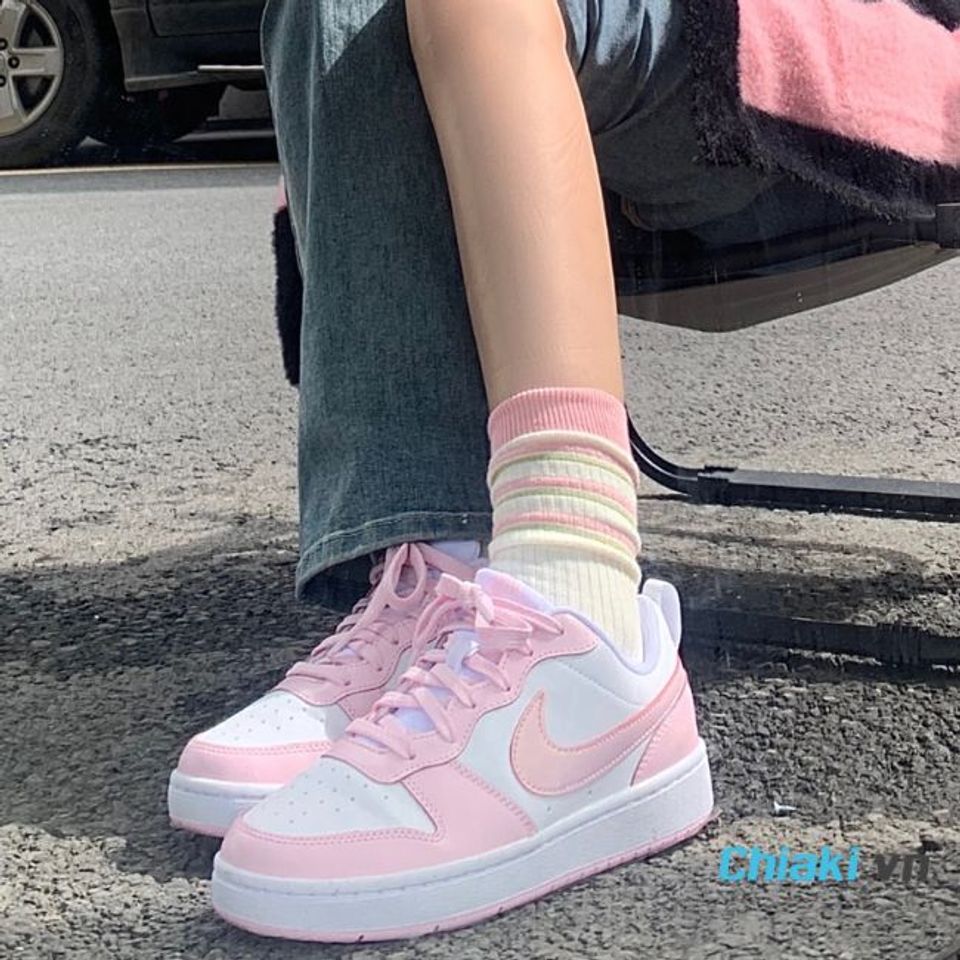 Gi&agrave;y tặng bạn g&aacute;i Nike