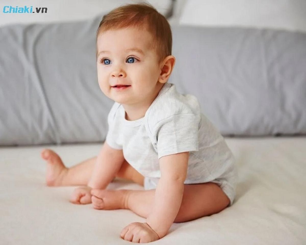 Kh&ocirc;ng n&ecirc;n cho trẻ ăn dặm qu&aacute; sớm hoặc qu&aacute; muộn, khi đủ 6 th&aacute;ng n&ecirc;n cho con ăn dặm để bổ sung đủ dinh dưỡng cho con
