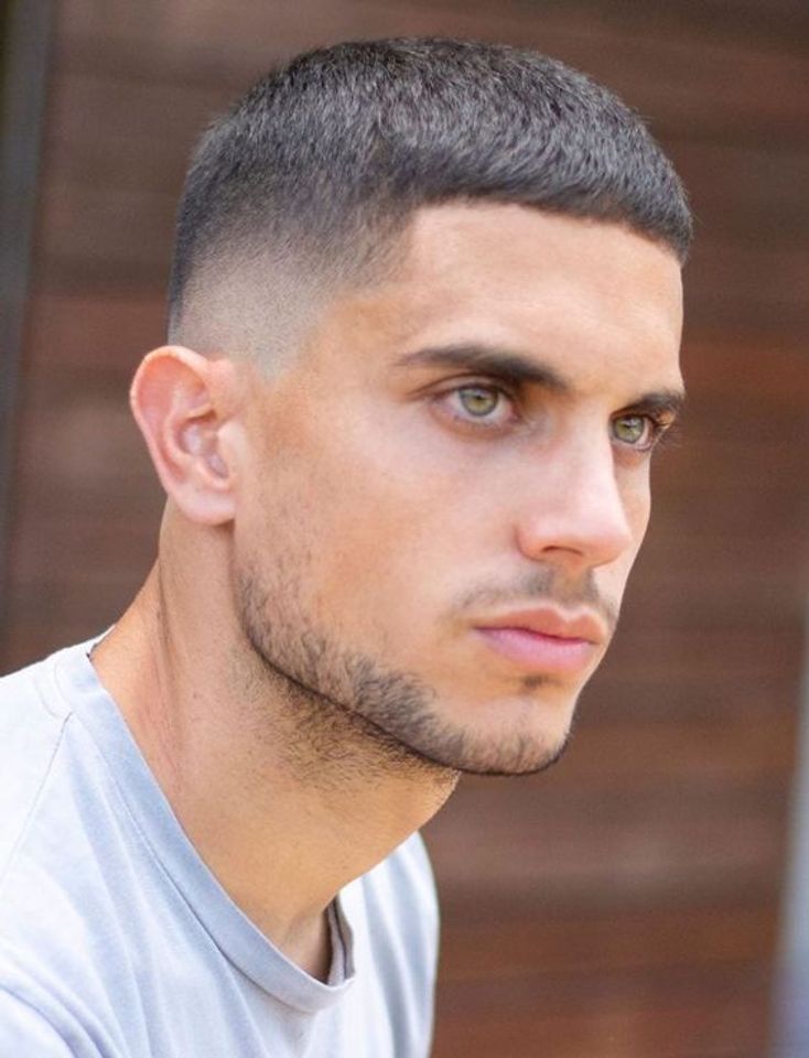 Kiểu t&oacute;c Low Fade kết hợp Buzz Cut