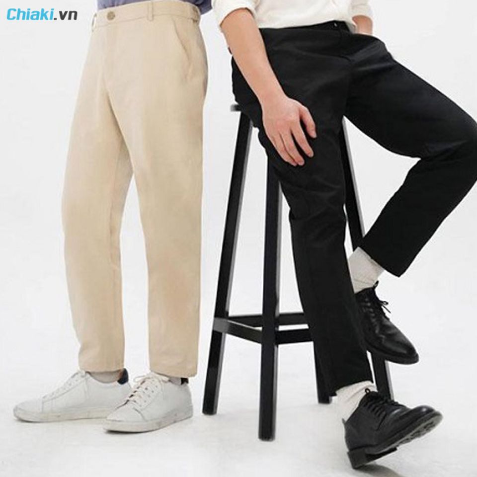 Mặc quần t&acirc;y c&oacute; n&ecirc;n mang gi&agrave;y thể thao kh&ocirc;ng