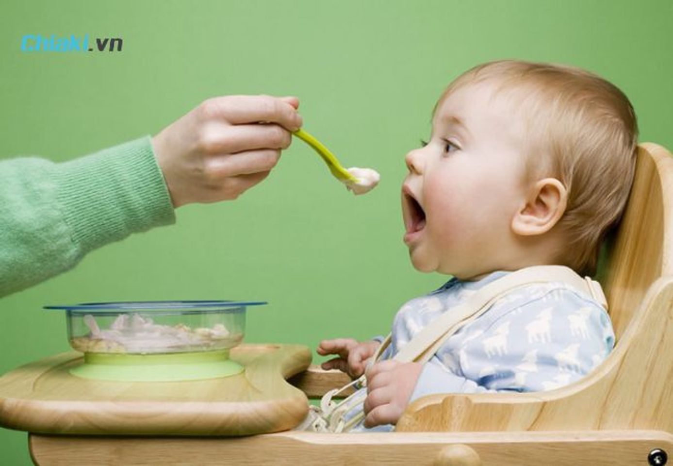 Nguy&ecirc;n tắc ăn dặm cho b&eacute; 8 th&aacute;ng tuổi