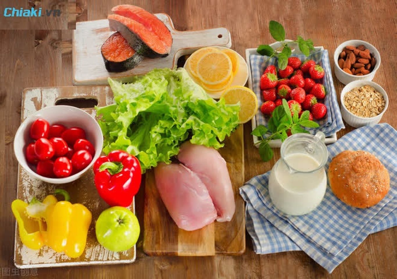 thực đơn ăn dặm cho b&eacute; 6 th&aacute;ng tuổi cần c&oacute; đủ nh&oacute;m dinh dưỡng thiết yếu