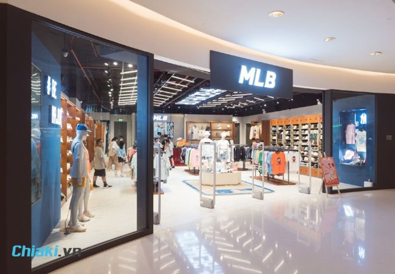 Shop gi&agrave;y MLB Crescent Mall