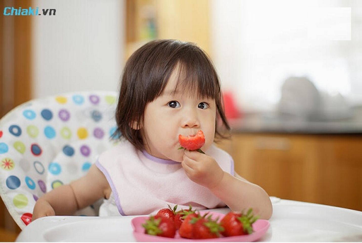 Tr&aacute;i c&acirc;y trong giai đoạn ăn dặm hỗ trợ duy tr&igrave; c&acirc;n bằng điện giải, ph&aacute;t triển của cơ bắp