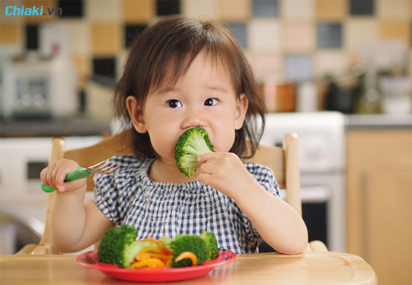 Tại sao n&ecirc;n bổ sung rau củ quả v&agrave;o thực đơn ăn dặm của b&eacute;
