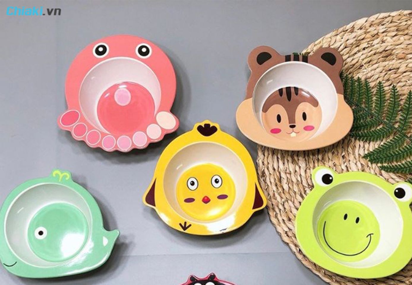 Theo chất liệu b&aacute;t ăn dặm