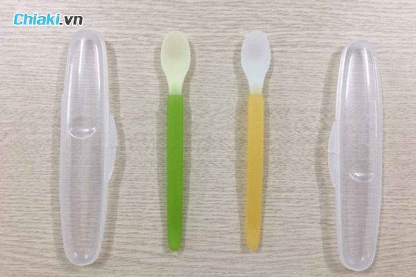 Th&igrave;a ăn dặm Combi