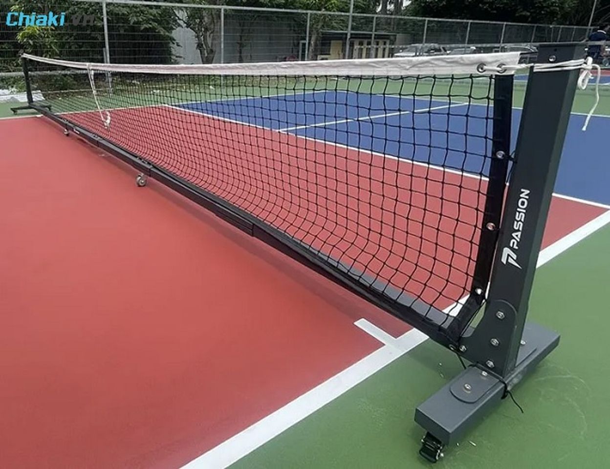 Cột căng lưới v&agrave; k&iacute;ch thước lưới s&acirc;n pickleball cần đạt ti&ecirc;u chuẩn quốc tế