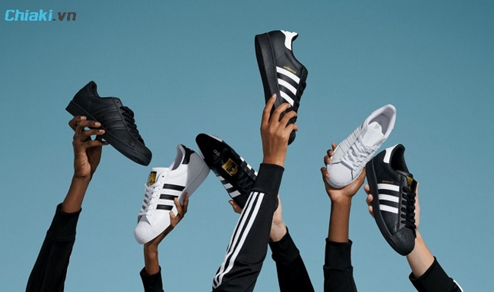Gi&agrave;y Adidas Originals thiết kế đơn giản v&agrave; tinh tế