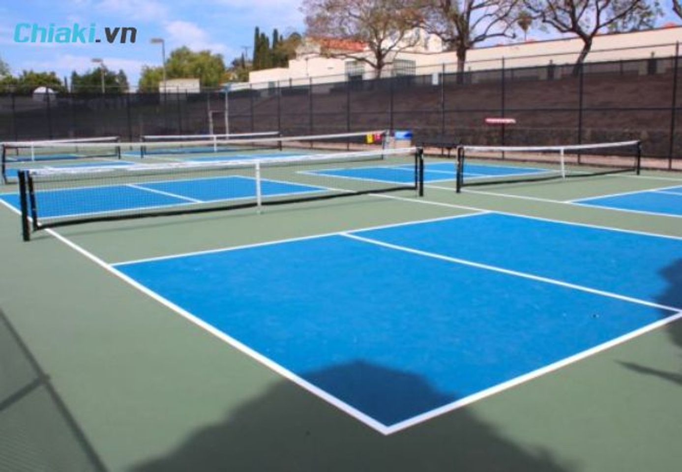 Gi&aacute; thu&ecirc; s&acirc;n Pickleball tại c&aacute;c khu vực kh&aacute;c