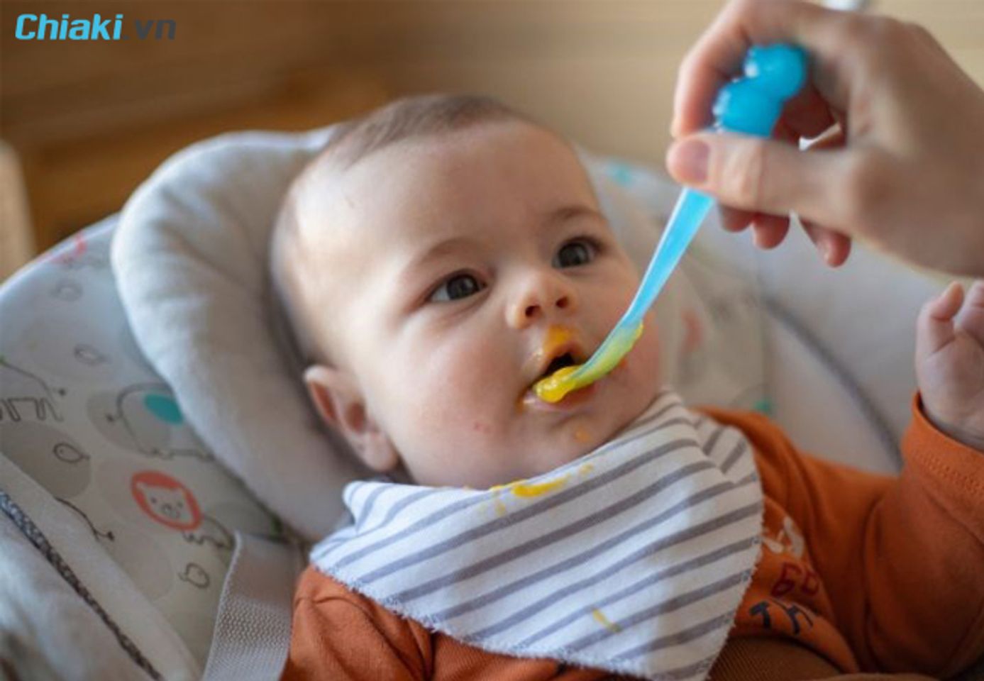 B&eacute; 5 th&aacute;ng ăn dặm được chưa