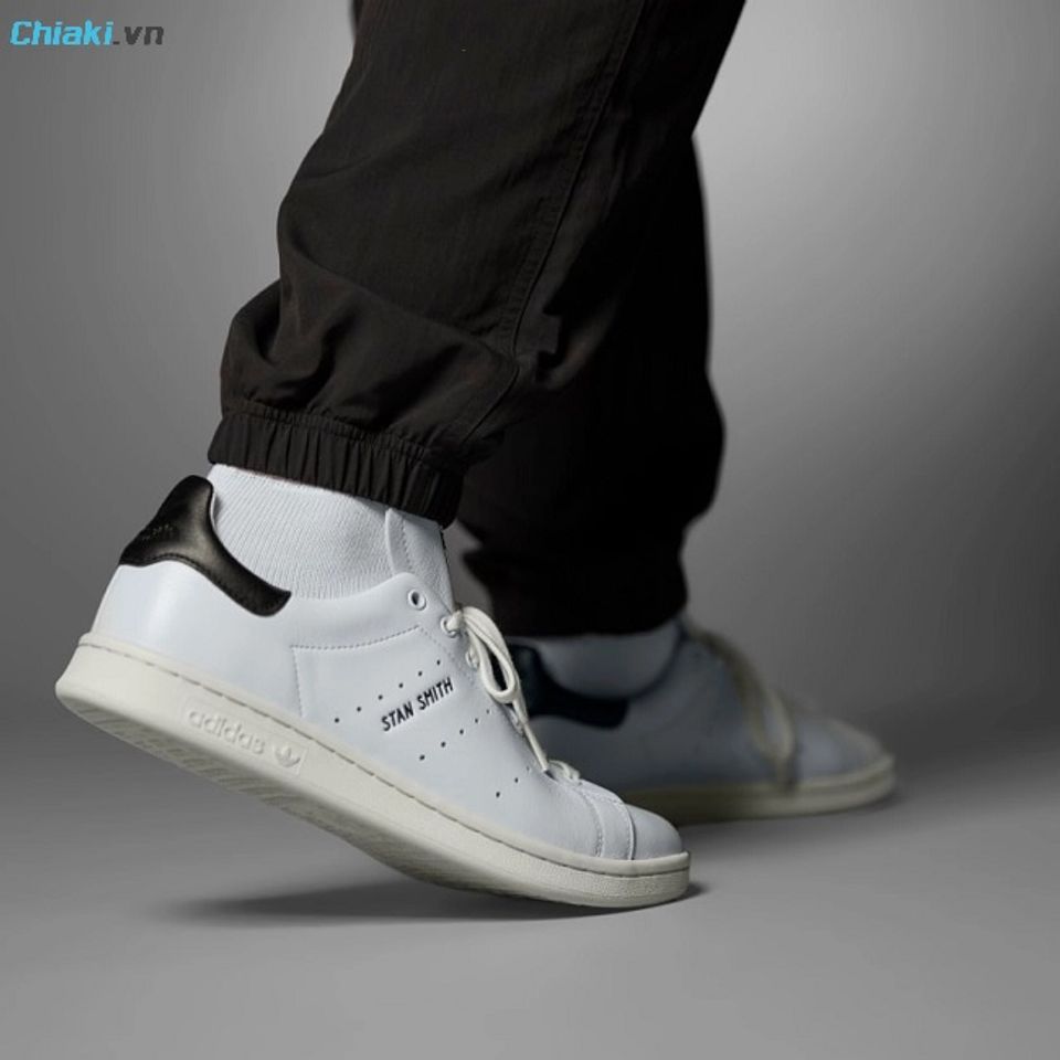 Gi&agrave;y Adidas Stan Smith tinh tế trong thiết kế