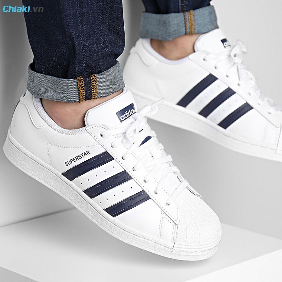 Gi&agrave;y Adidas Superstar l&agrave; mẫu gi&agrave;y đầu ti&ecirc;n cho sự ph&aacute;t triển kh&ocirc;ng ngừng của Adidas