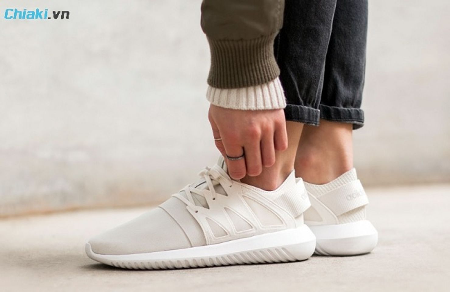 Gi&agrave;y Adidas Tubular l&agrave; một mẫu gi&agrave;y trẻ trung, năng động nhưng vẫn c&aacute; t&iacute;nh