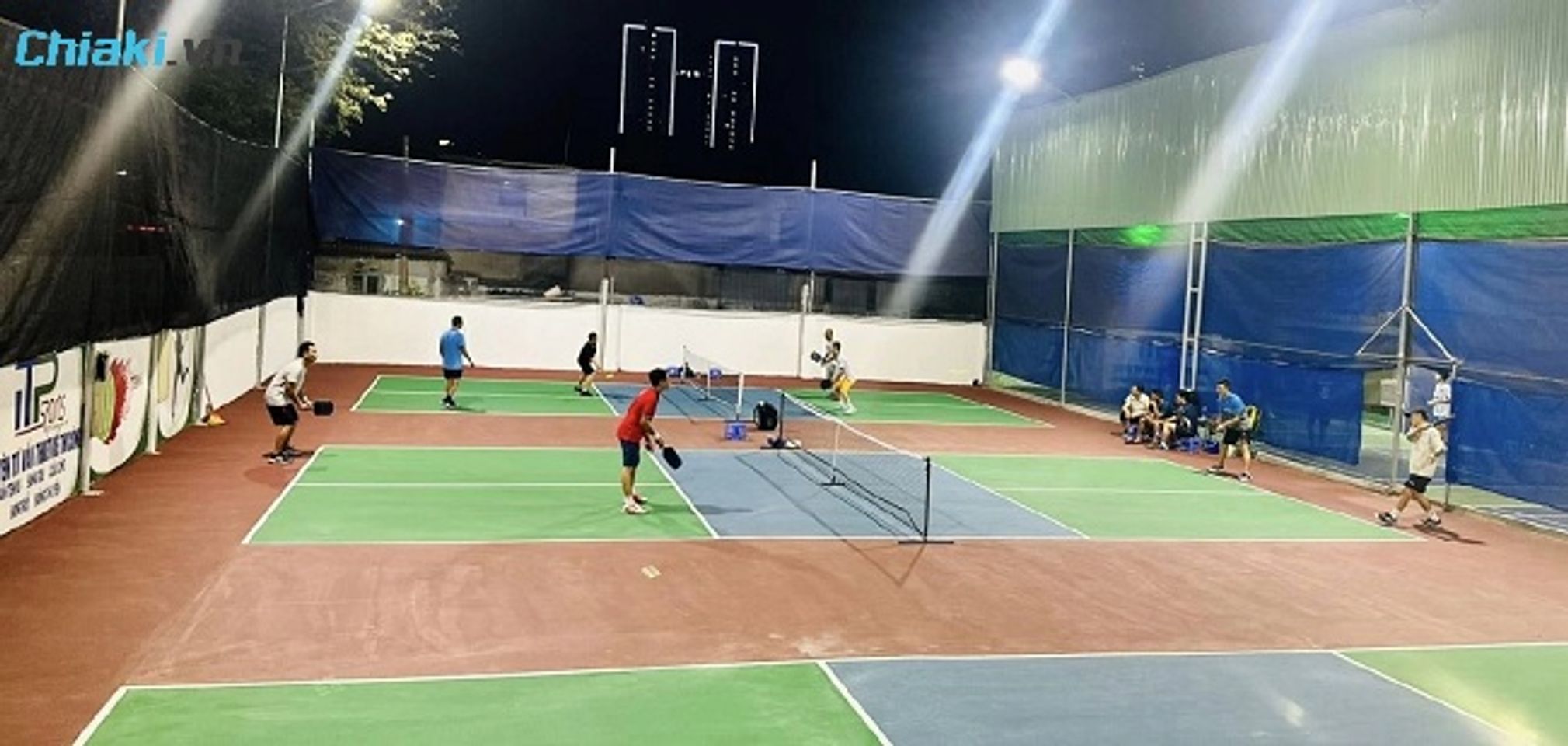 S&acirc;n Pickleball Thức Sports ngo&agrave;i trời c&oacute; nhiều tiện &iacute;ch đi k&egrave;m