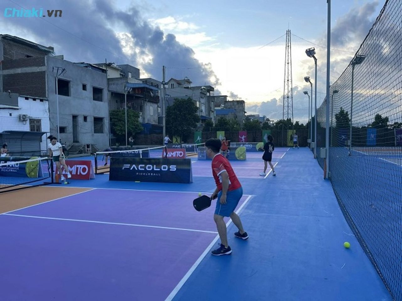 S&acirc;n Pickleball Đặng Xu&acirc;n Bảng Nam Định c&oacute; tới 8 s&acirc;n cho bạn chơi thể thao