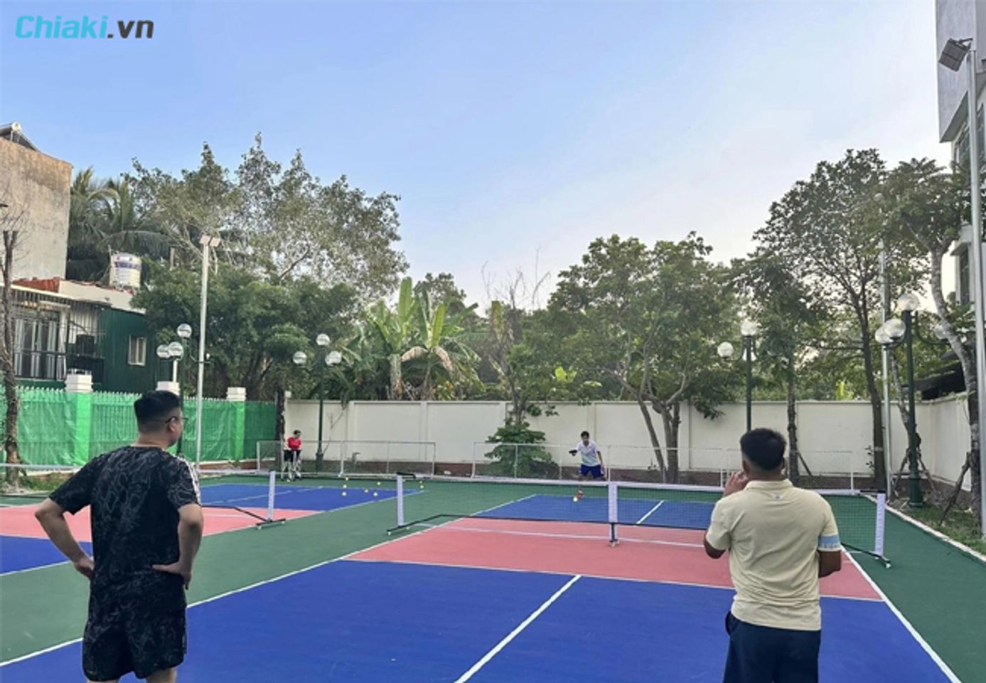 s&acirc;n pickleball hai b&agrave; trưng dương văn b&eacute;