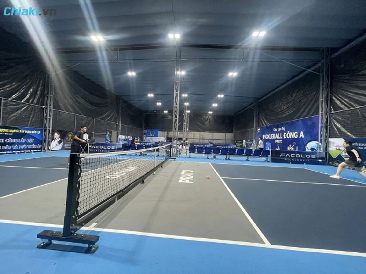 S&acirc;n Pickleball Đ&ocirc;ng A KĐT H&ograve;a Vượng mặt s&acirc;n sử dụng chất liệu chất lượng cao