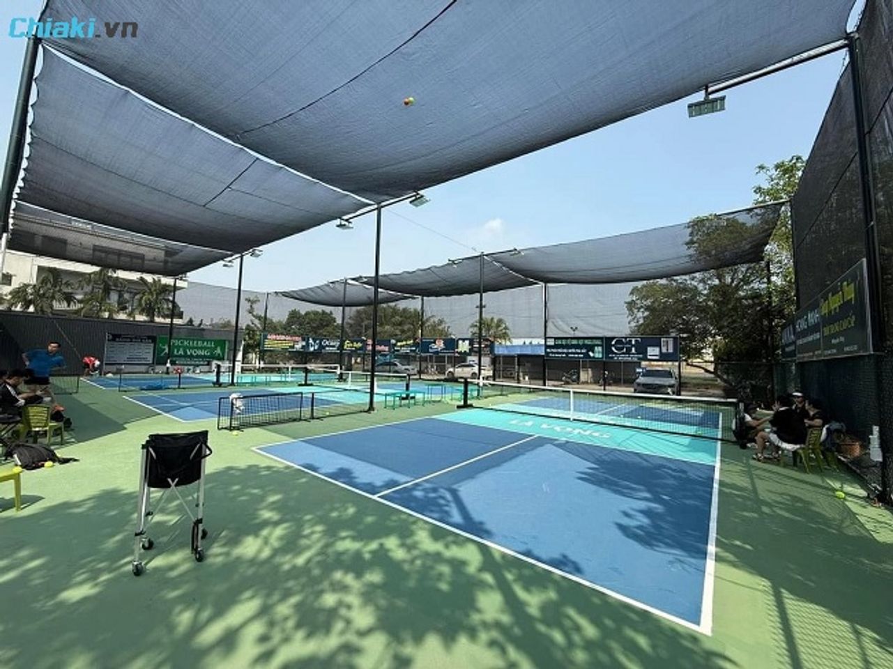 S&acirc;n Pickleball L&atilde; Vọng Trần Nh&acirc;n T&ocirc;ng gi&aacute; thu&ecirc; phải chăng 