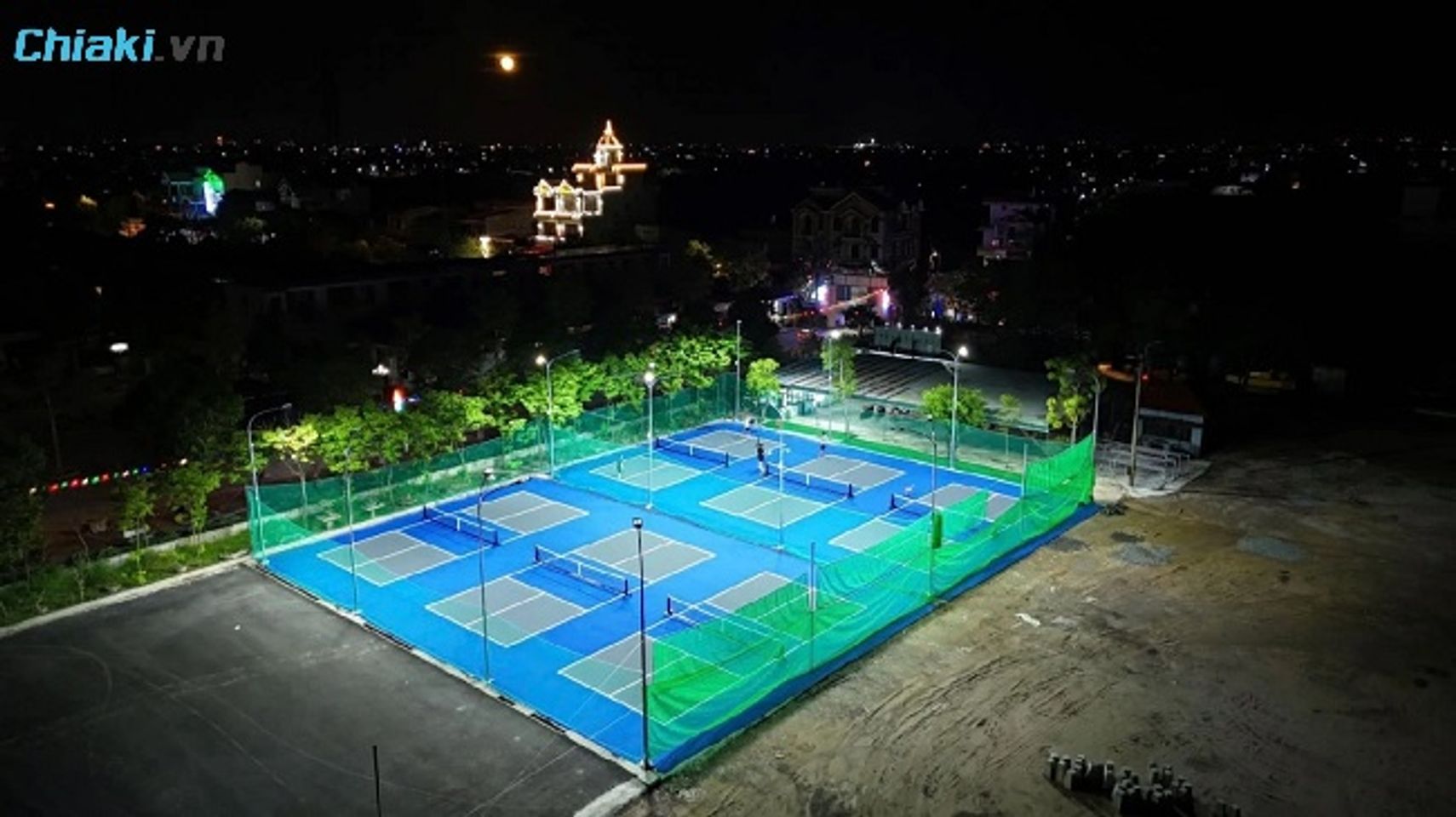 S&acirc;n Pickleball Lạc Quần c&oacute; vị tr&iacute; dễ t&igrave;m kiếm v&agrave; di chuyển tới