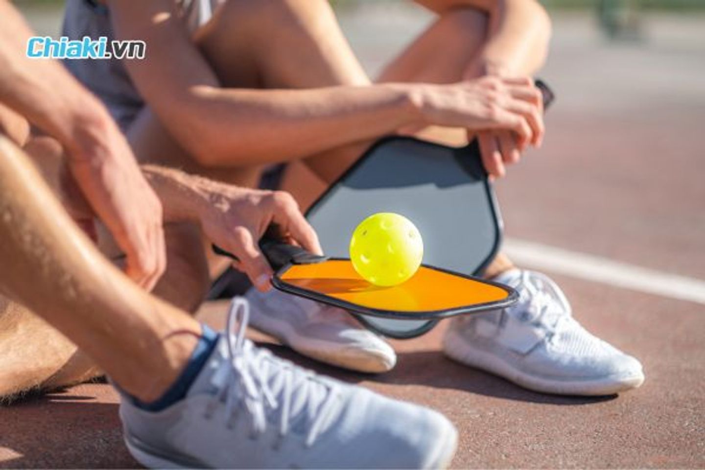 T&acirc;ng b&oacute;ng bằng vợt