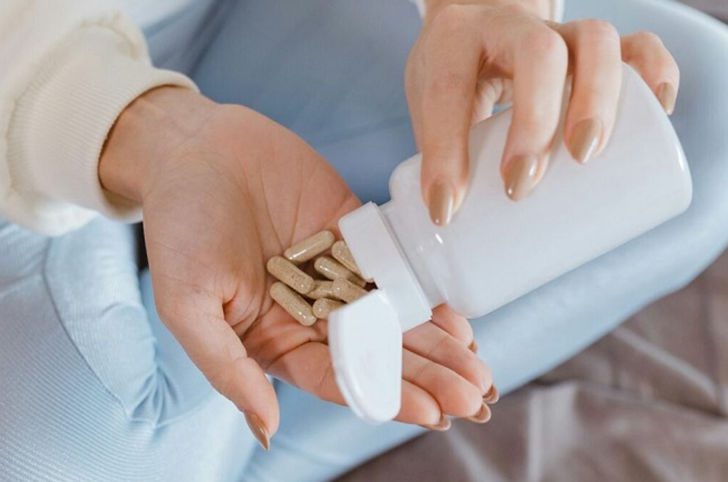 Ti&ecirc;u ch&iacute; chọn mua thuốc nội tiết tố nữ tốt