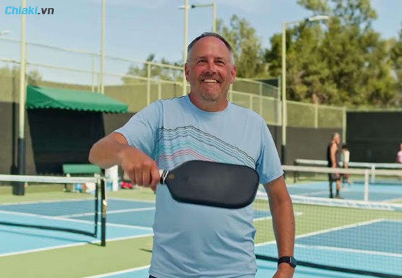 X&aacute;c định k&iacute;ch cỡ tay trước khi quấn c&aacute;n vợt pickleball