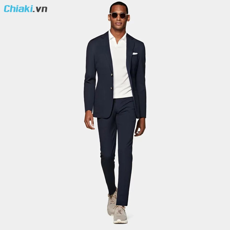 &aacute;o polo trung ni&ecirc;n phối với vest hoặc suit