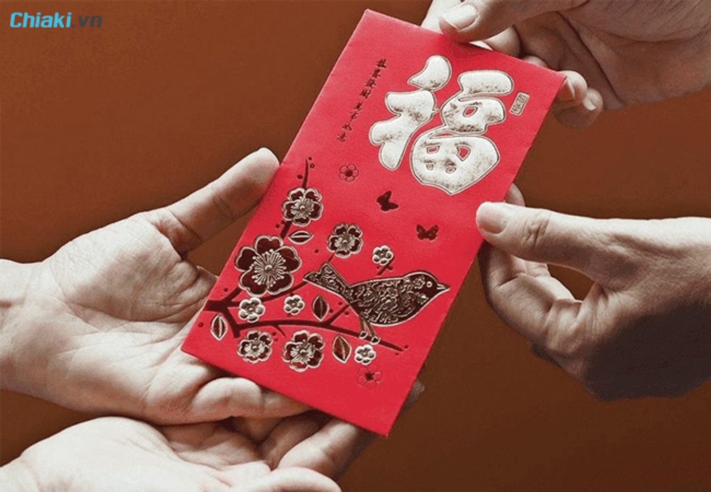 Đi thăm b&agrave; đẻ c&oacute; thể tặng phong bao l&igrave; x&igrave;