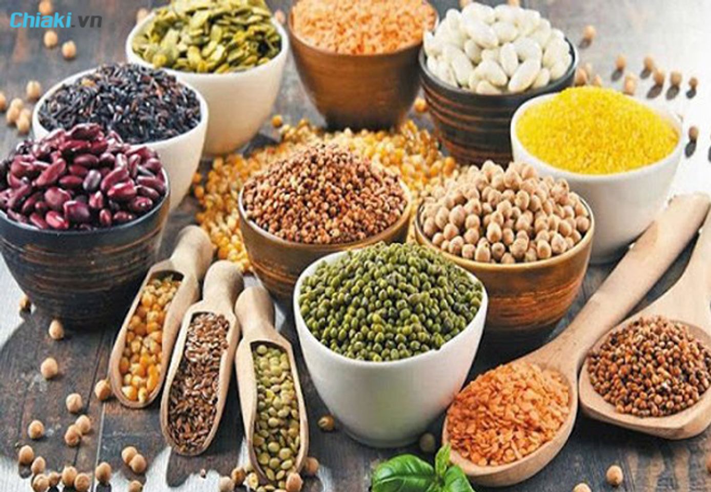 Đi thăm b&agrave; đẻ c&oacute; thể mua hộp qu&agrave; c&aacute;c loại hạt lợi sữa