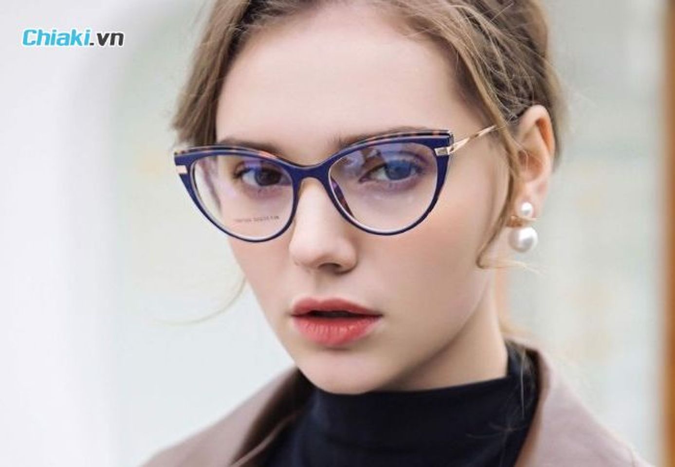 Gọng k&iacute;nh cho mặt tam gi&aacute;c ngược nữ