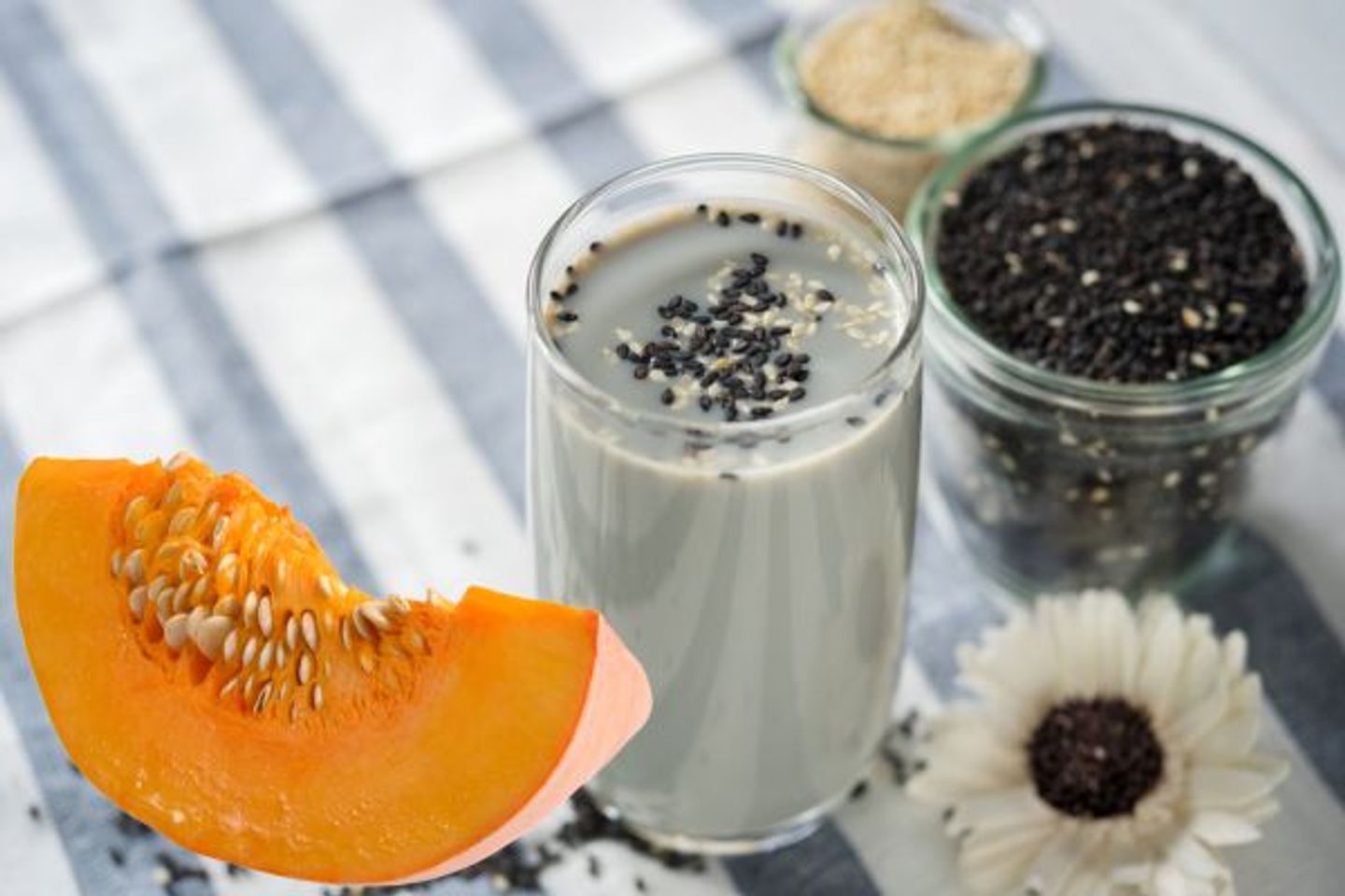 Sữa b&iacute; đỏ m&egrave; đen