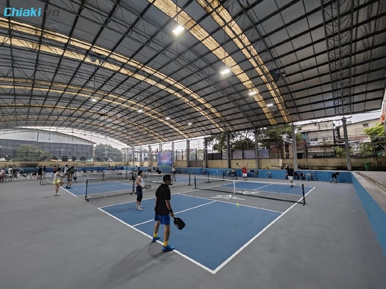 S&acirc;n Pickleball HK Sport quy m&ocirc; l&ecirc;n tới 7 s&acirc;n c&oacute; m&aacute;i che ki&ecirc;n cố, m&aacute;t mẻ