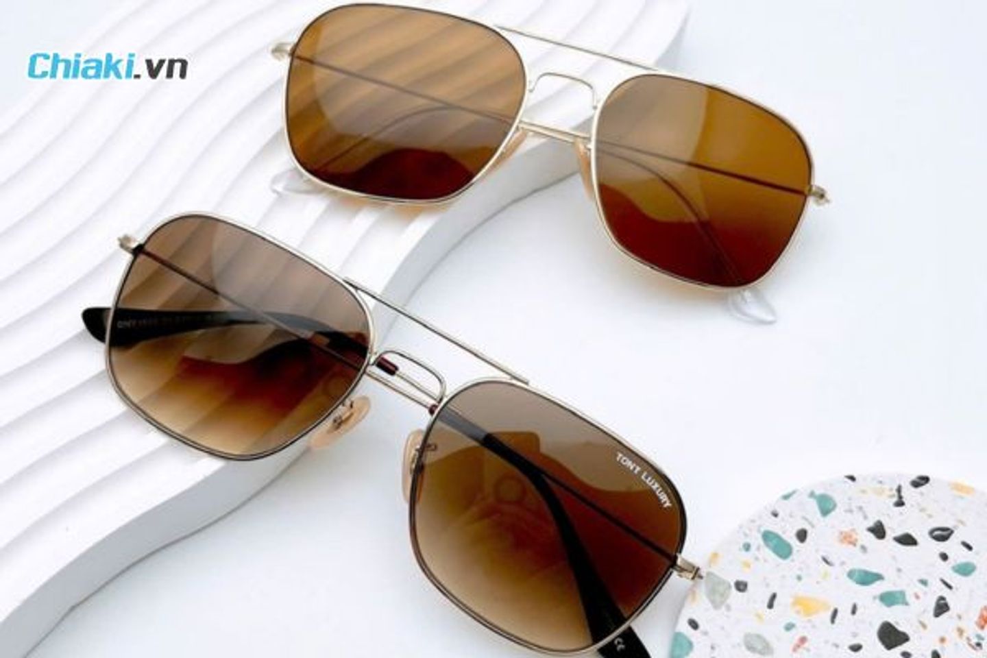 K&iacute;nh mắt Việt Nam Tony luxury