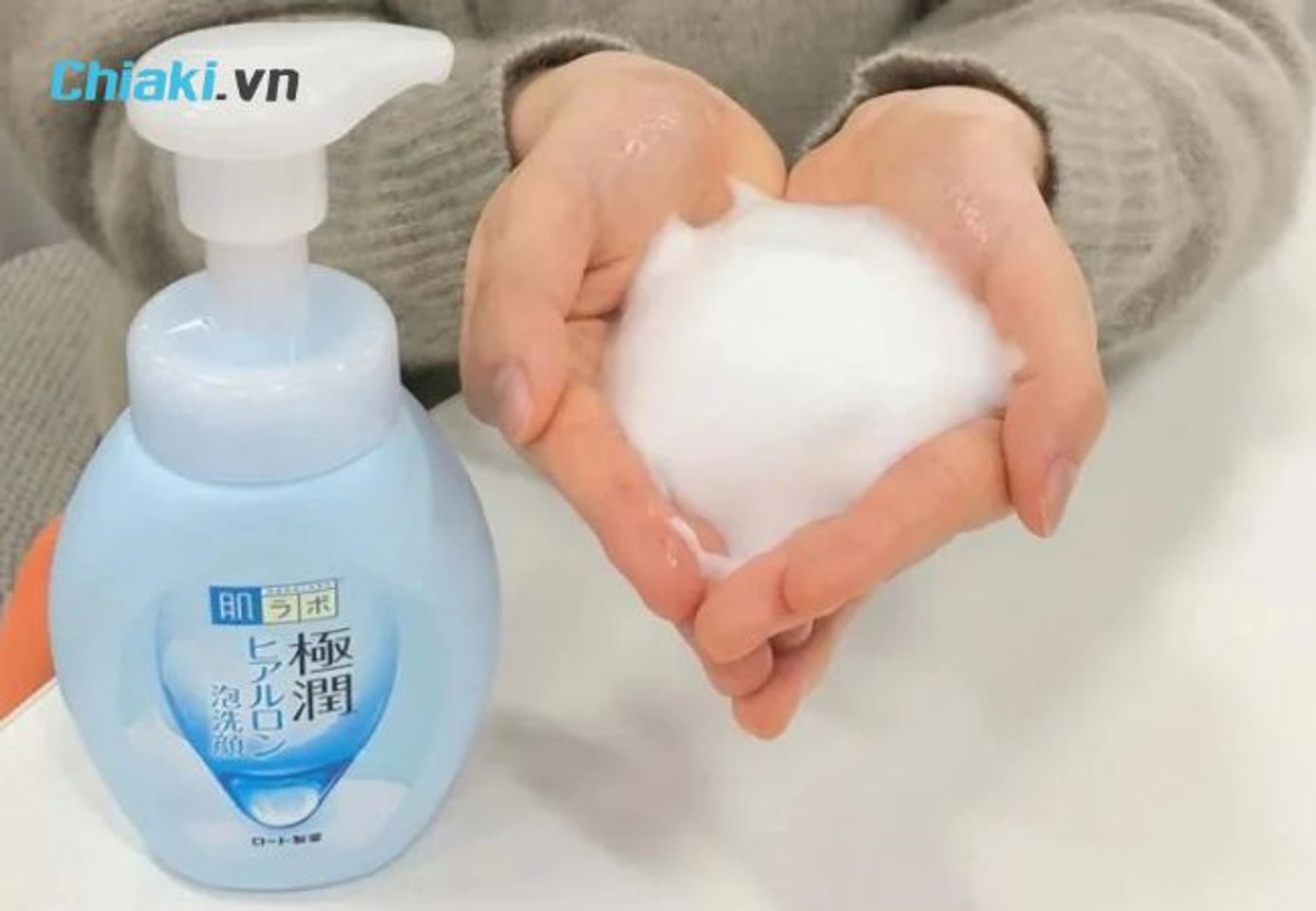 Sữa rửa mặt tạo bọt Hada Labo Gokujyun Foaming Cleanser