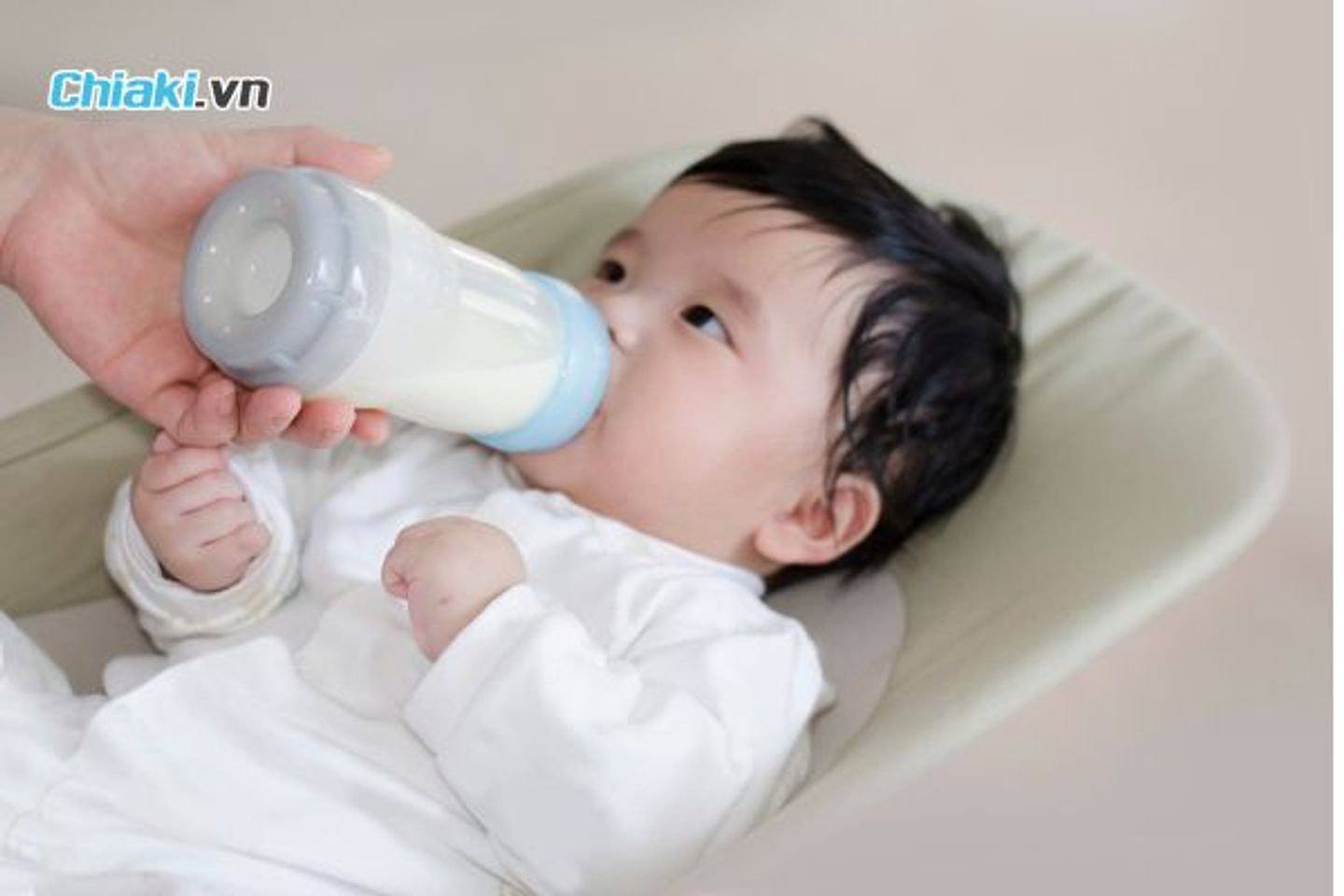 B&eacute; mấy th&aacute;ng th&igrave; tăng size n&uacute;m?