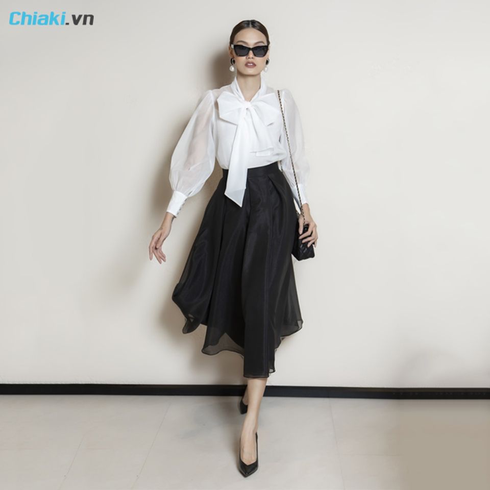 Kết hợp &aacute;o tay bồng với ch&acirc;n v&aacute;y voan