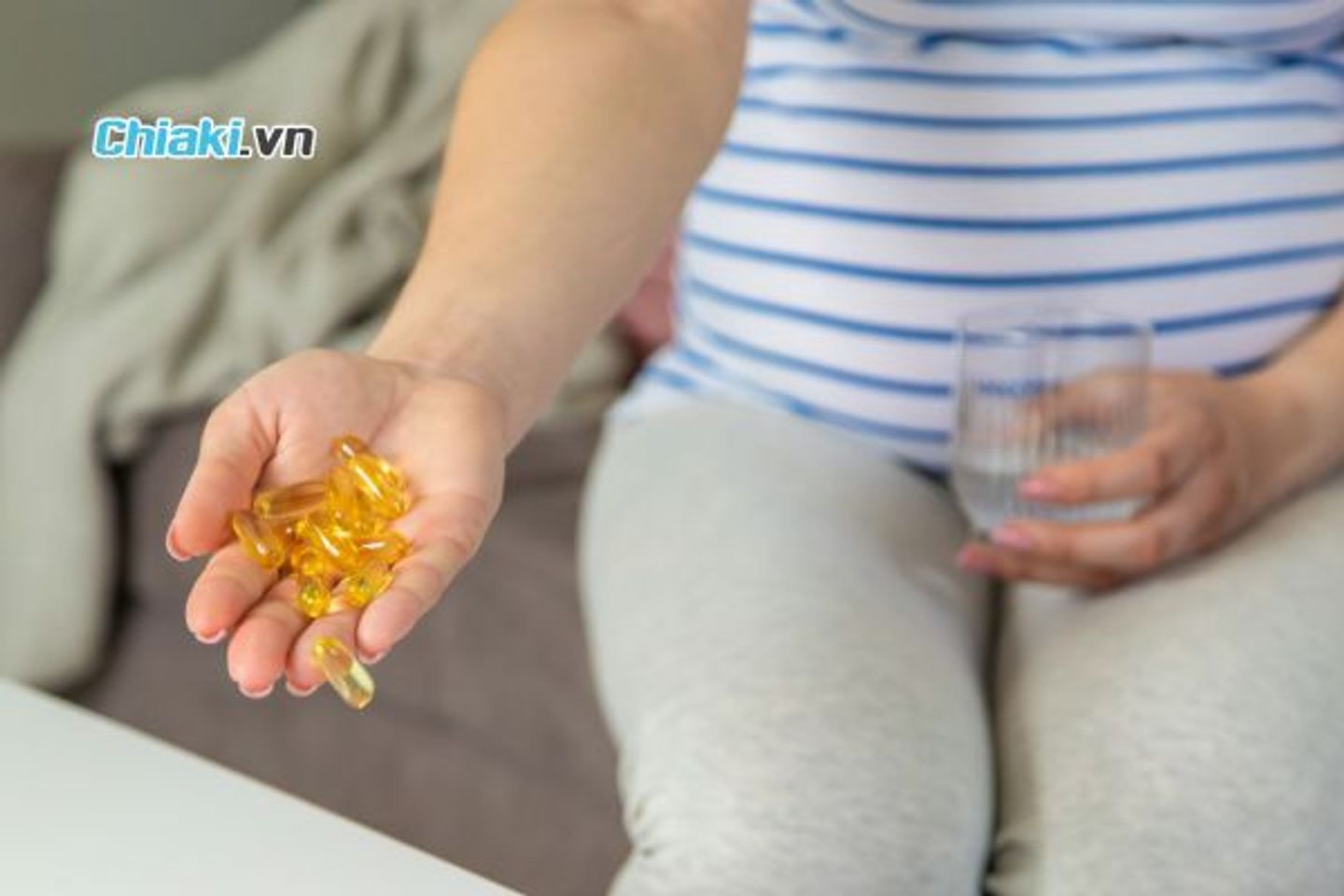 Phụ nữ mang thai v&agrave; cho con b&uacute; cần tham khảo &yacute; kiến b&aacute;c sĩ