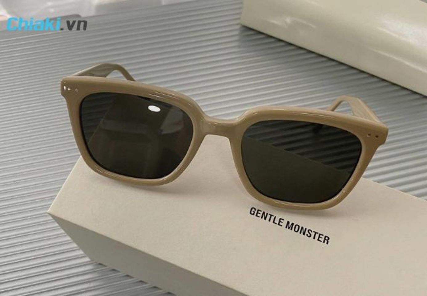 K&iacute;nh m&aacute;t Gentle Monster Noma BE1 m&agrave;u n&acirc;u