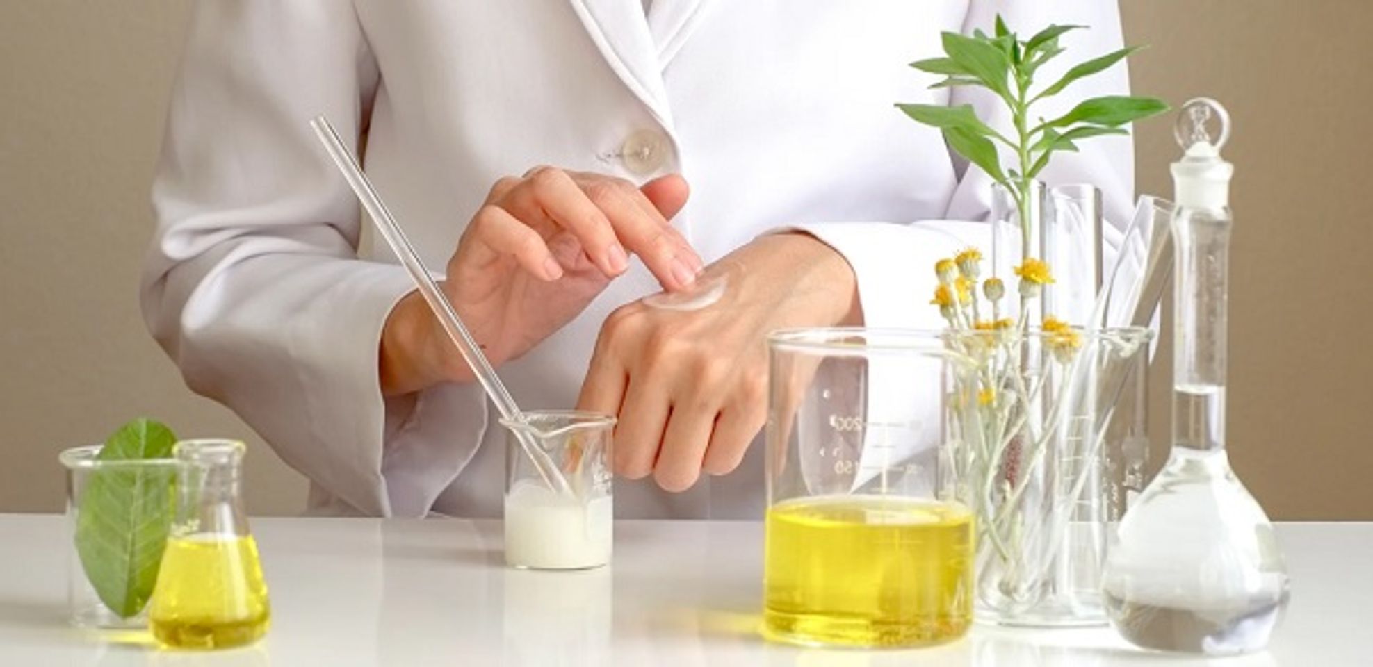 Lợi &iacute;ch của việc sử dụng dược mỹ phẩm