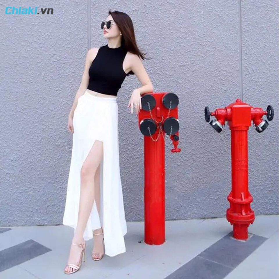 hối &aacute;o croptop với ch&acirc;n v&aacute;y voan