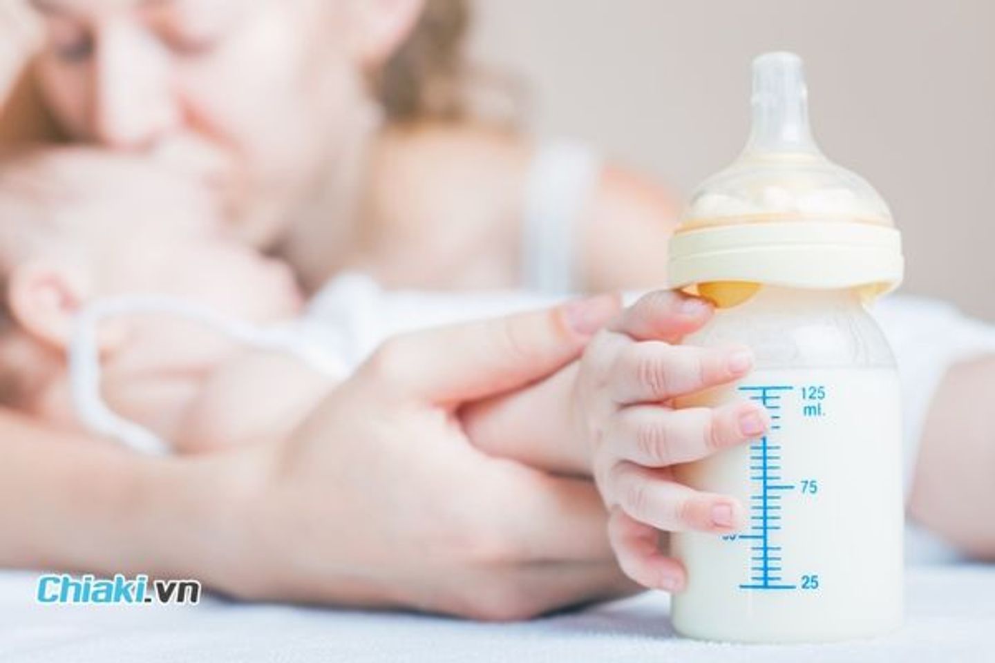 Sữa Similac cho b&eacute; 0-6 th&aacute;ng c&oacute; th&agrave;nh phần được nghi&ecirc;n cứu giống với sữa mẹ