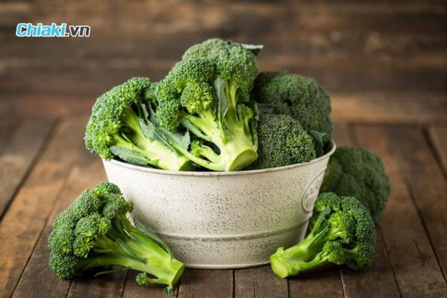 B&ocirc;ng cải xanh thực phẩm hỗ trợ hấp thu sắt nhờ gi&agrave;u vitamin C