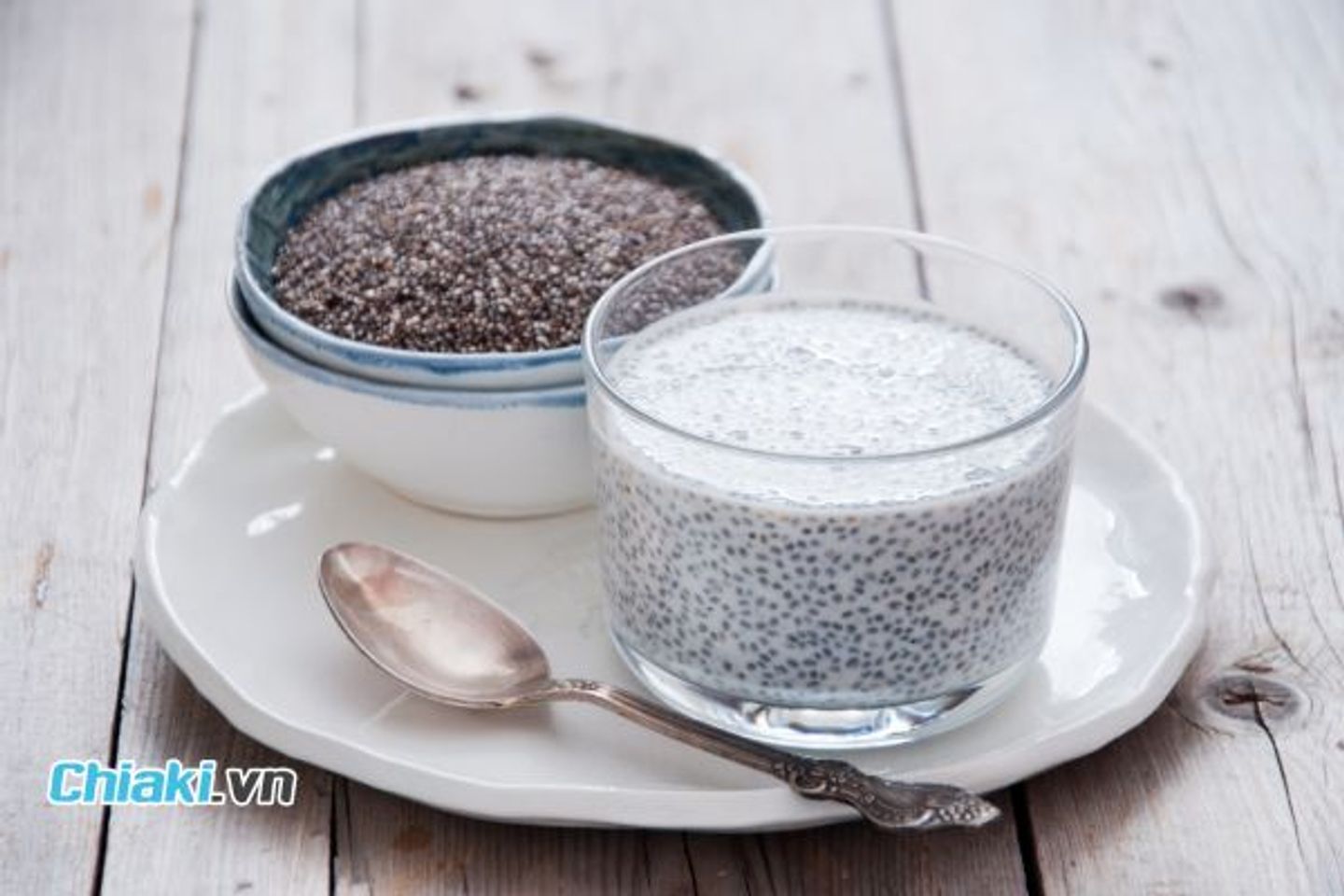 Hạt chia gi&agrave;u chất xơ, protein v&agrave; kho&aacute;ng chất