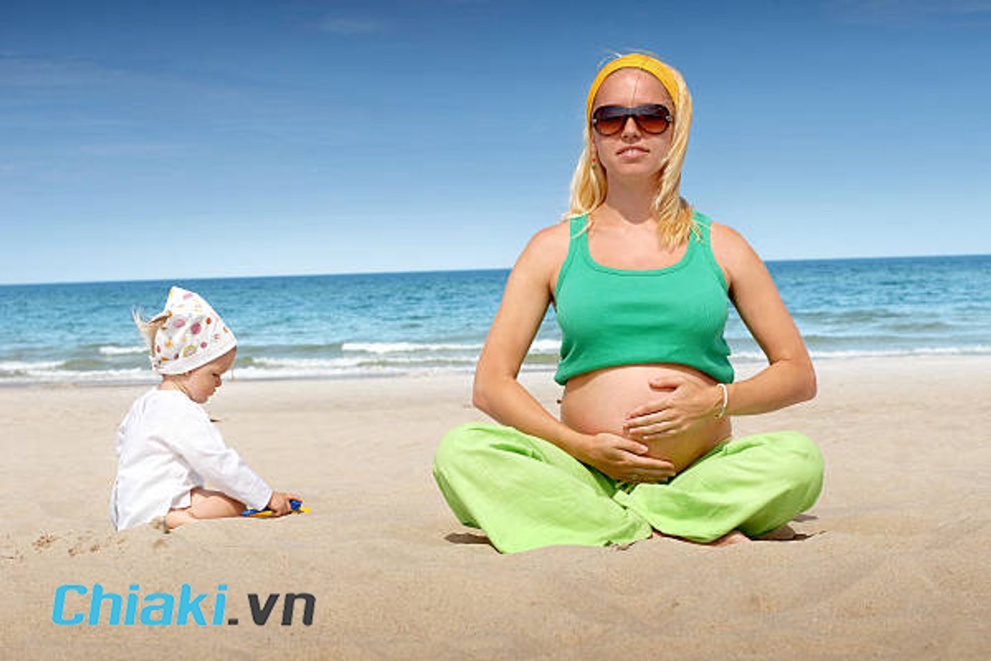 Ưu ti&ecirc;n chọn kem chống nắng vật l&yacute; cho b&agrave; bầu