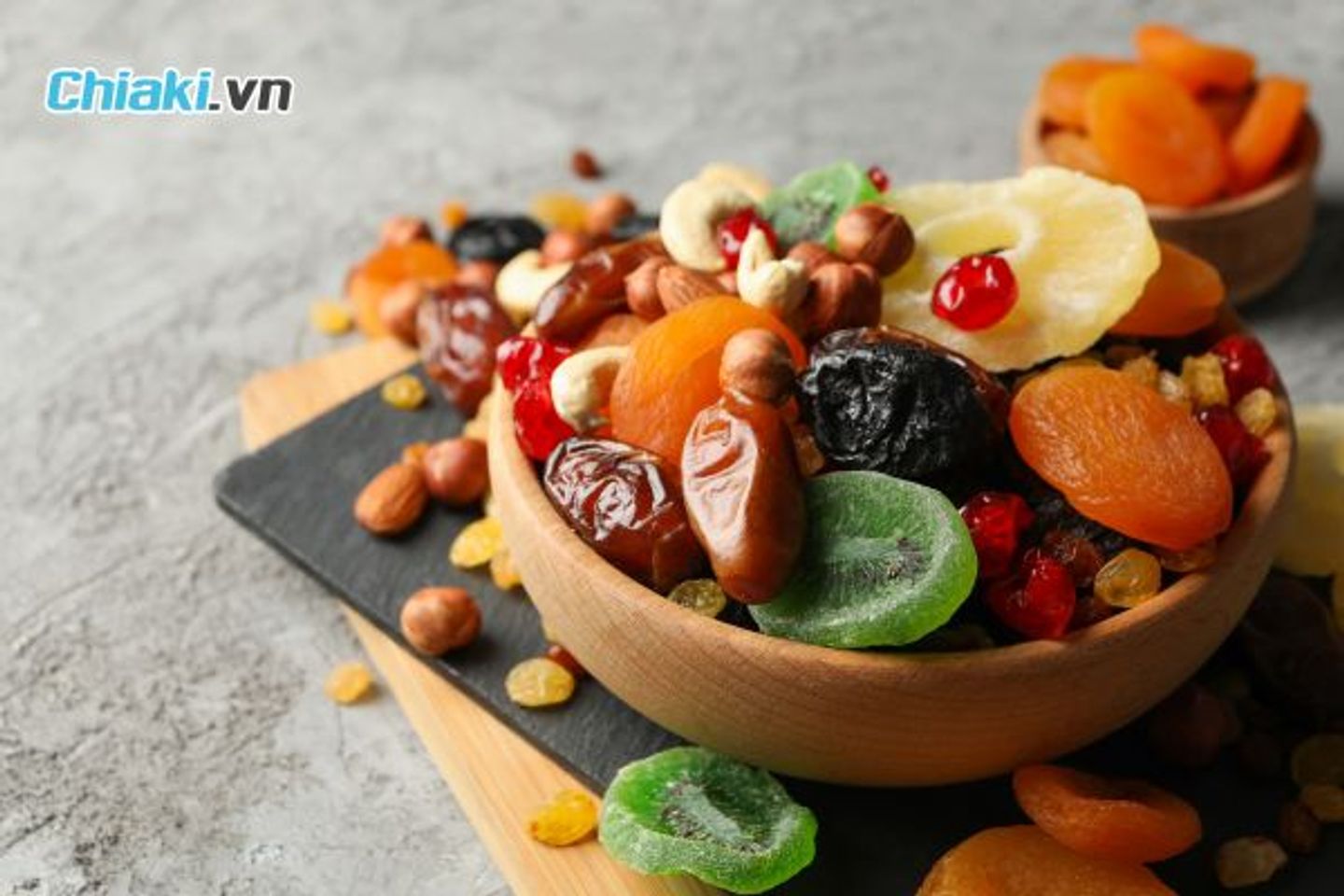 Tr&aacute;i c&acirc;y sấy cung cấp sắt, chất xơ v&agrave; năng lượng nhanh m&oacute;n ăn phụ gi&agrave;u dưỡng chất cho b&eacute;.