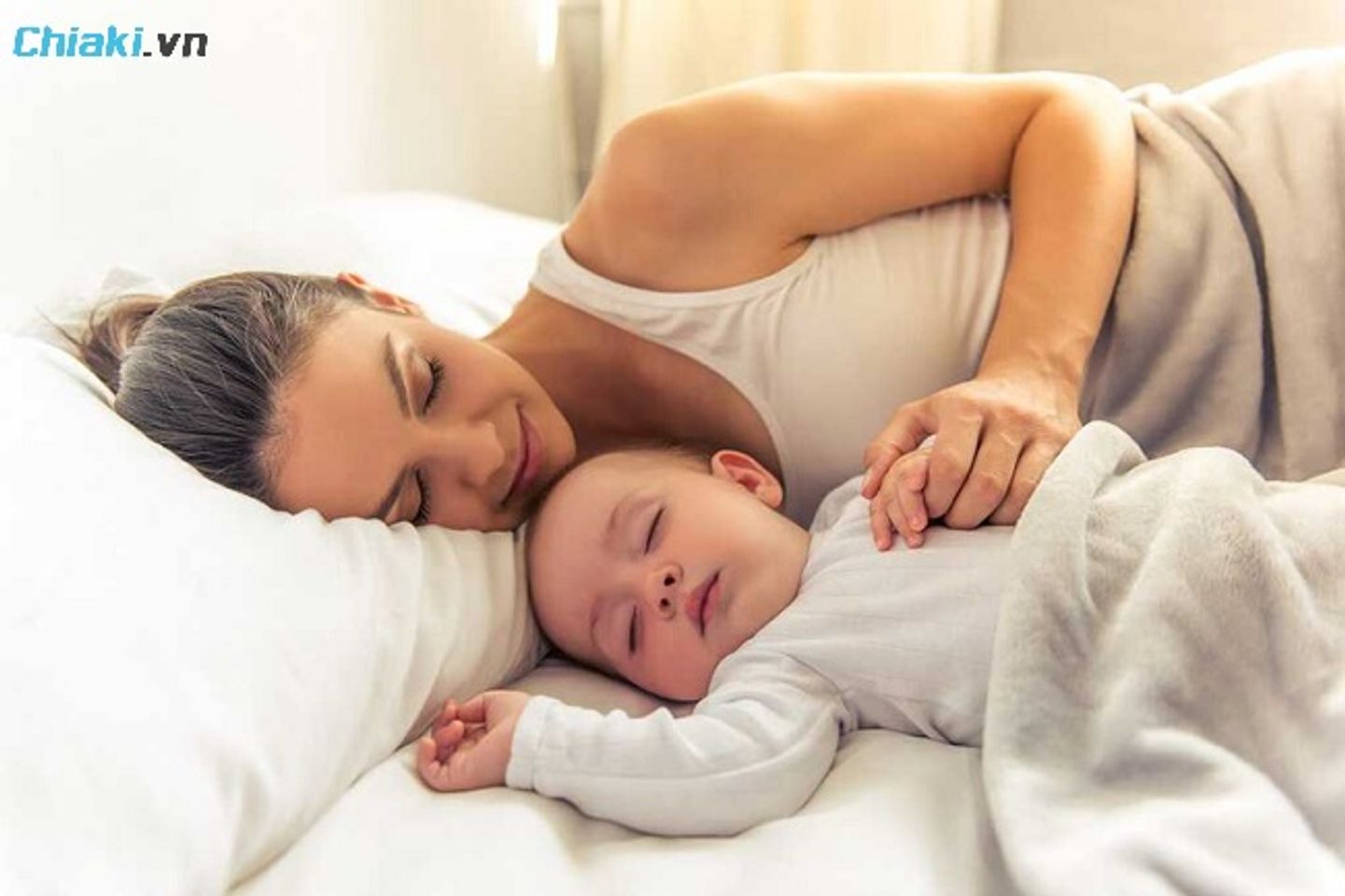 Nhiệt độ ph&ograve;ng lu&ocirc;n được để ở chế độ ph&ugrave; hợp, kh&ocirc;ng qu&aacute; n&oacute;ng hoặc kh&ocirc;ng qu&aacute; lạnh